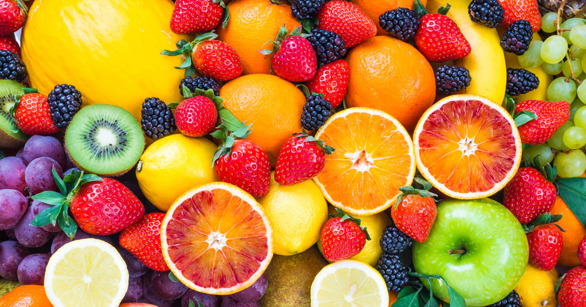las-4-frutas-de-primavera-que-harvard-aconseja-para-reducir-la-inflamacion-a-los-50