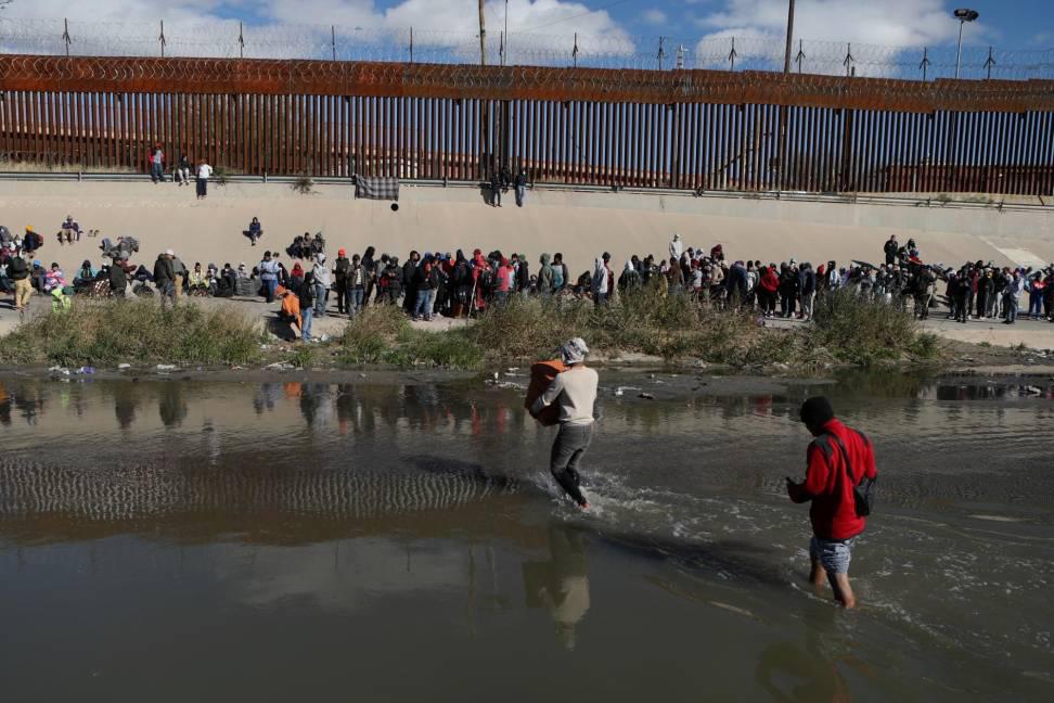 Cruce irregular en frontera de EEUU y México se mantiene pese a ley antiinmigrante