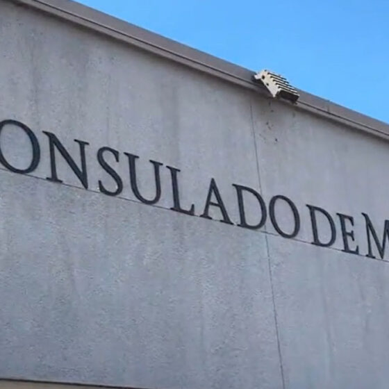 consulado-mexicano-inaugura-nueva-unidad-movil-de-educacion-y-salud-en-los-angeles