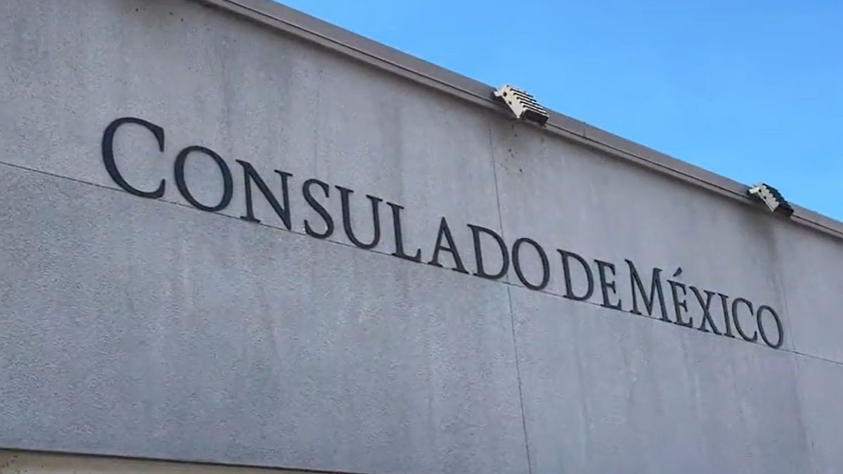 consulado-mexicano-inaugura-nueva-unidad-movil-de-educacion-y-salud-en-los-angeles