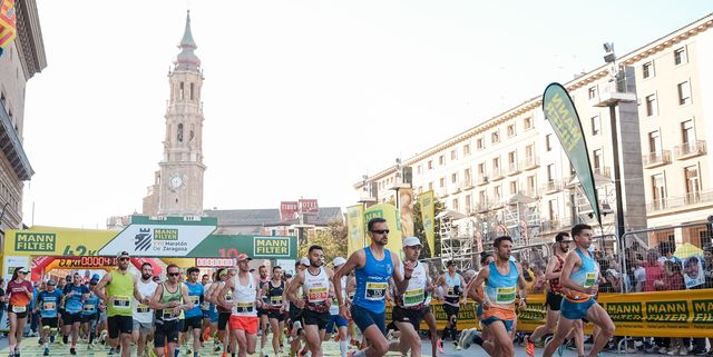Carlos Mayo, Cristina Espejo, Álex Jiménez y Rita Jeptoo triunfan en el Maratón de Zaragoza más multitudinario
