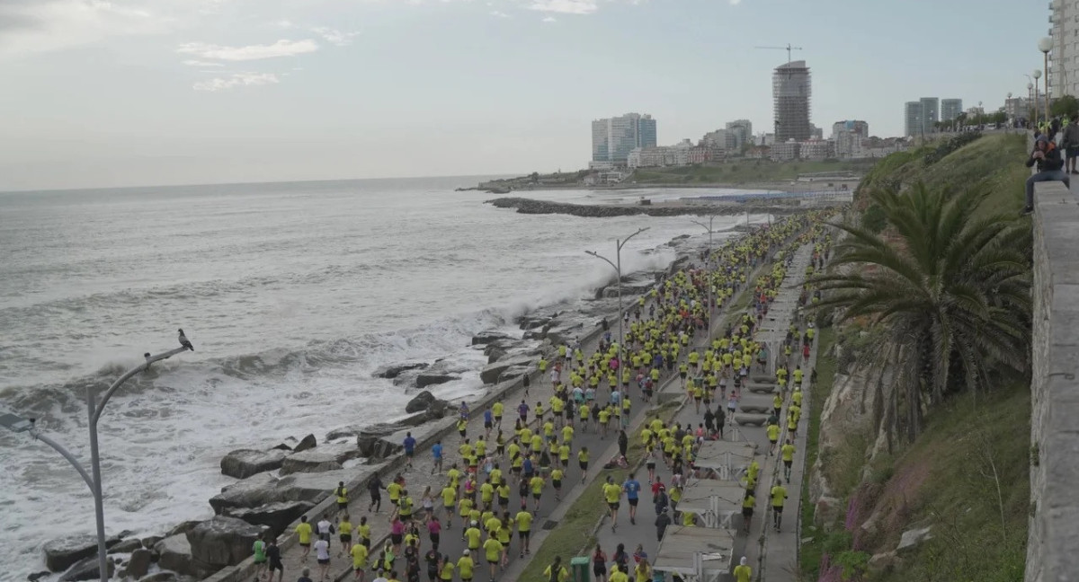 Un hombre de 48 años murió mientras participaba en el Maratón de Mar del Plata