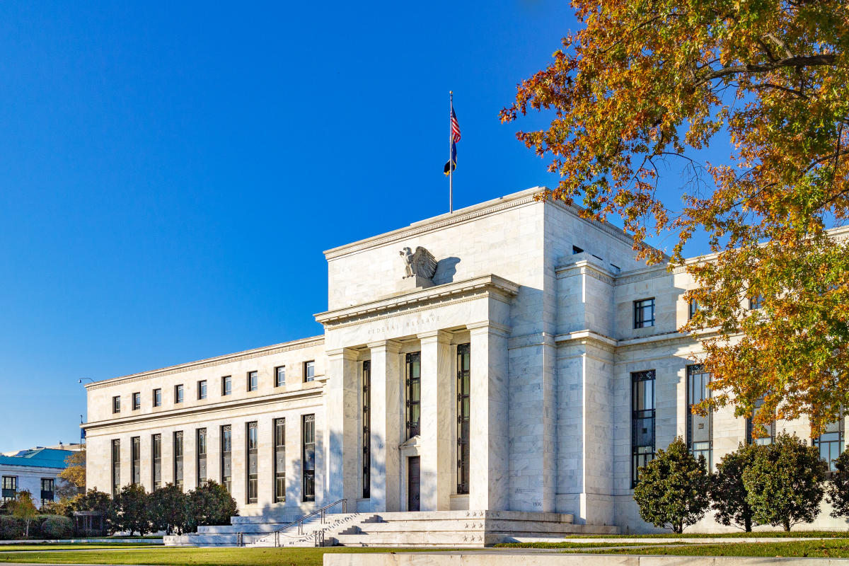 Hay un “riesgo real” de que la Fed suba las tasas al 6,5%, según UBS