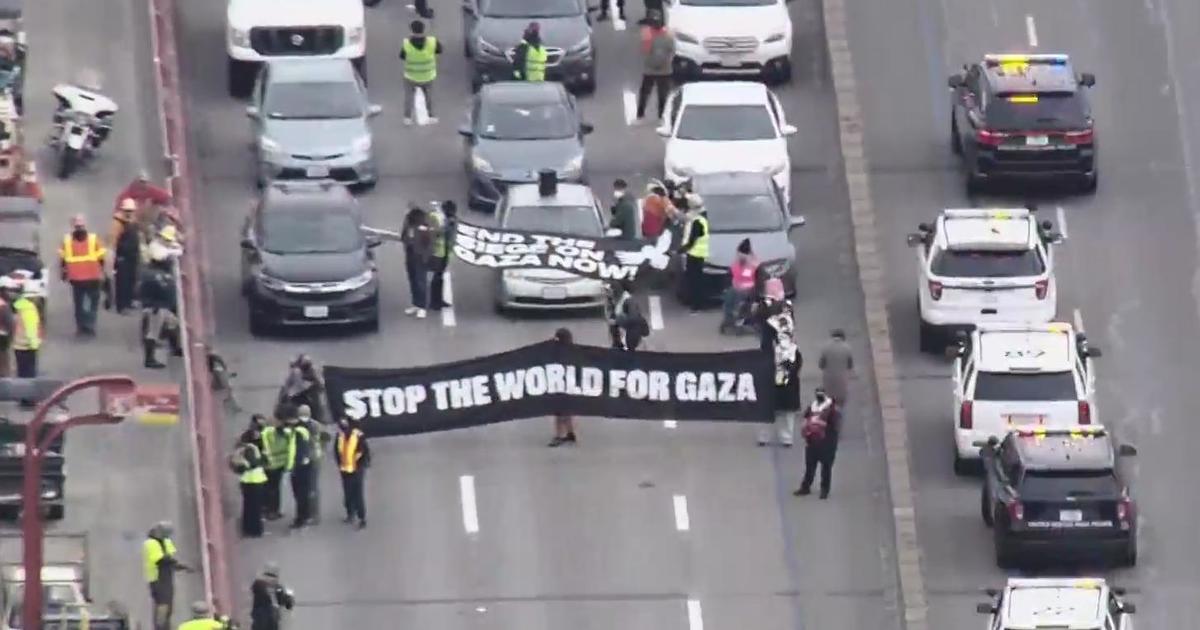 Gaza protest shuts down Golden Gate Bridge for hours, causing gridlock on both sides of span