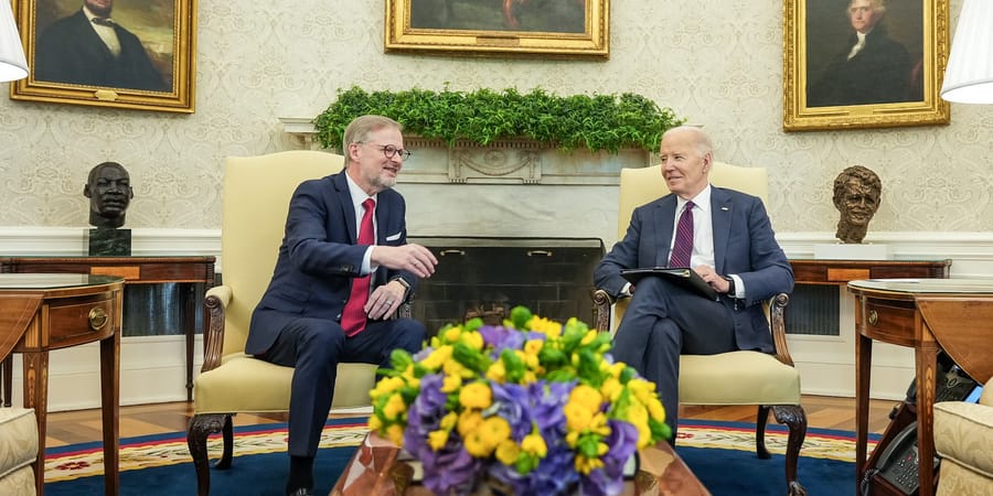 El primer ministro checo Fiala y el presidente de EE.UU. Biden promueven la ayuda a Ucrania