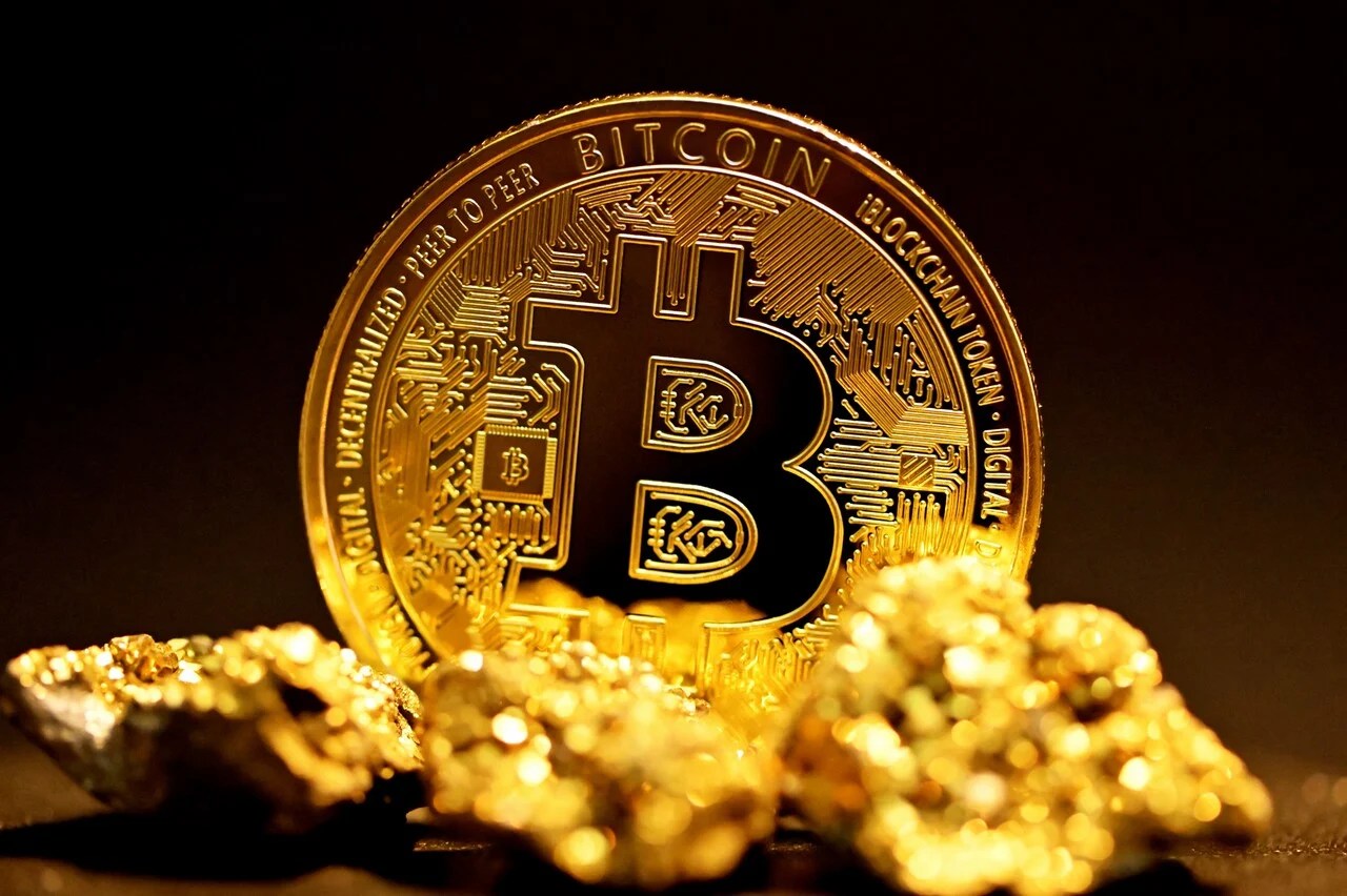 Bitcoin y su precio a futuro, según la vinculación con el oro