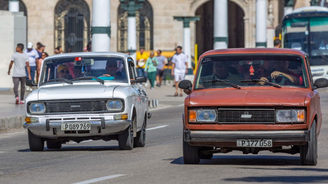 '¿Nos convertiremos en Cuba?', preguntan en Rusia tras el regreso de los Lada y Moskvich