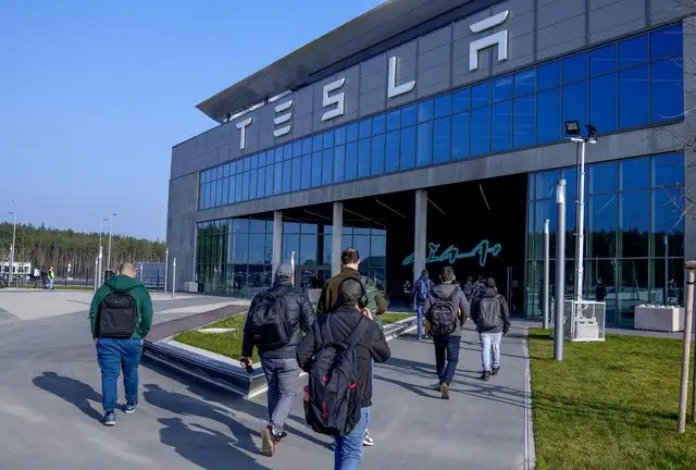 Tesla despide a 10% de sus trabajadores por crisis de ventas