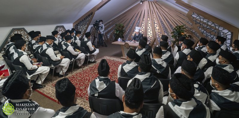 A religion without prayer is not a religion: Amila members of MKA Canada meet Huzoor