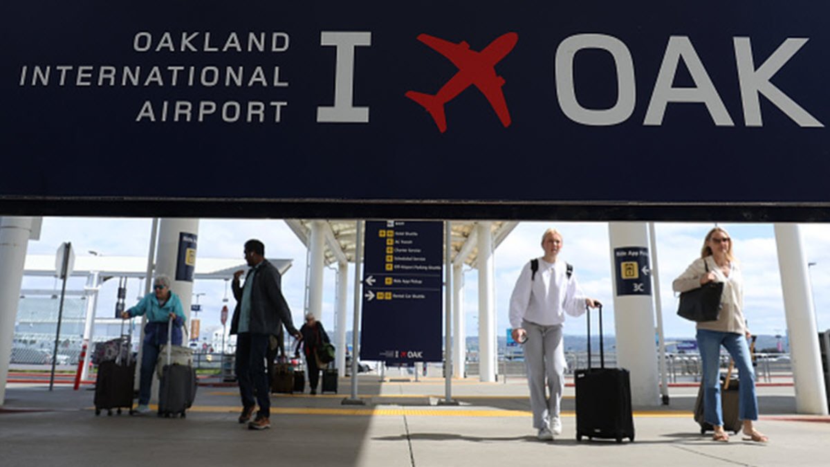 San Francisco sues Oakland over airport renaming