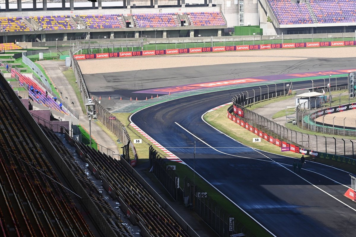 Los equipos de F1 y Pirelli no fueron avisados de la "pintada" pista de Shanghái