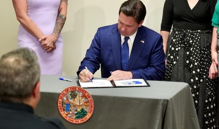 Ron DeSantis promulgó una nueva ley que afecta a los trabajadores de Florida: en qué consiste y cuándo entra en vigor