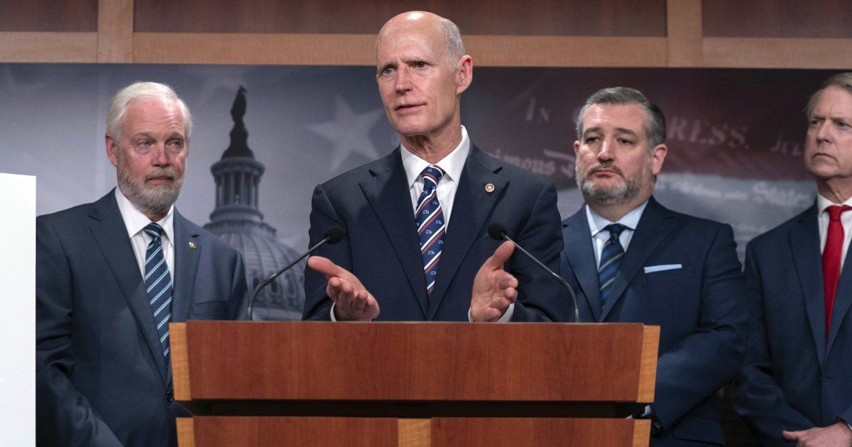Scott acusa a Biden de enviar miles de inmigrantes no investigados a Florida