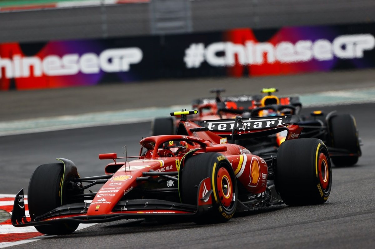 F1 | Leclerc considera que Sainz se sobrepasó en su lucha