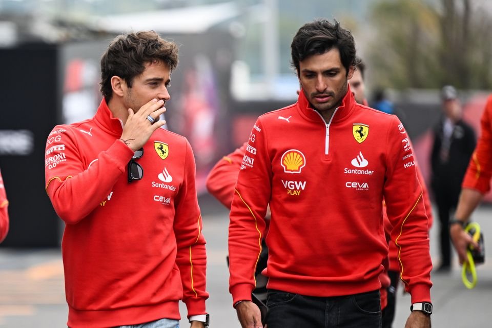 ¿Hablaron Sainz y Leclerc por su incidente en China? La contradicción en Ferrari