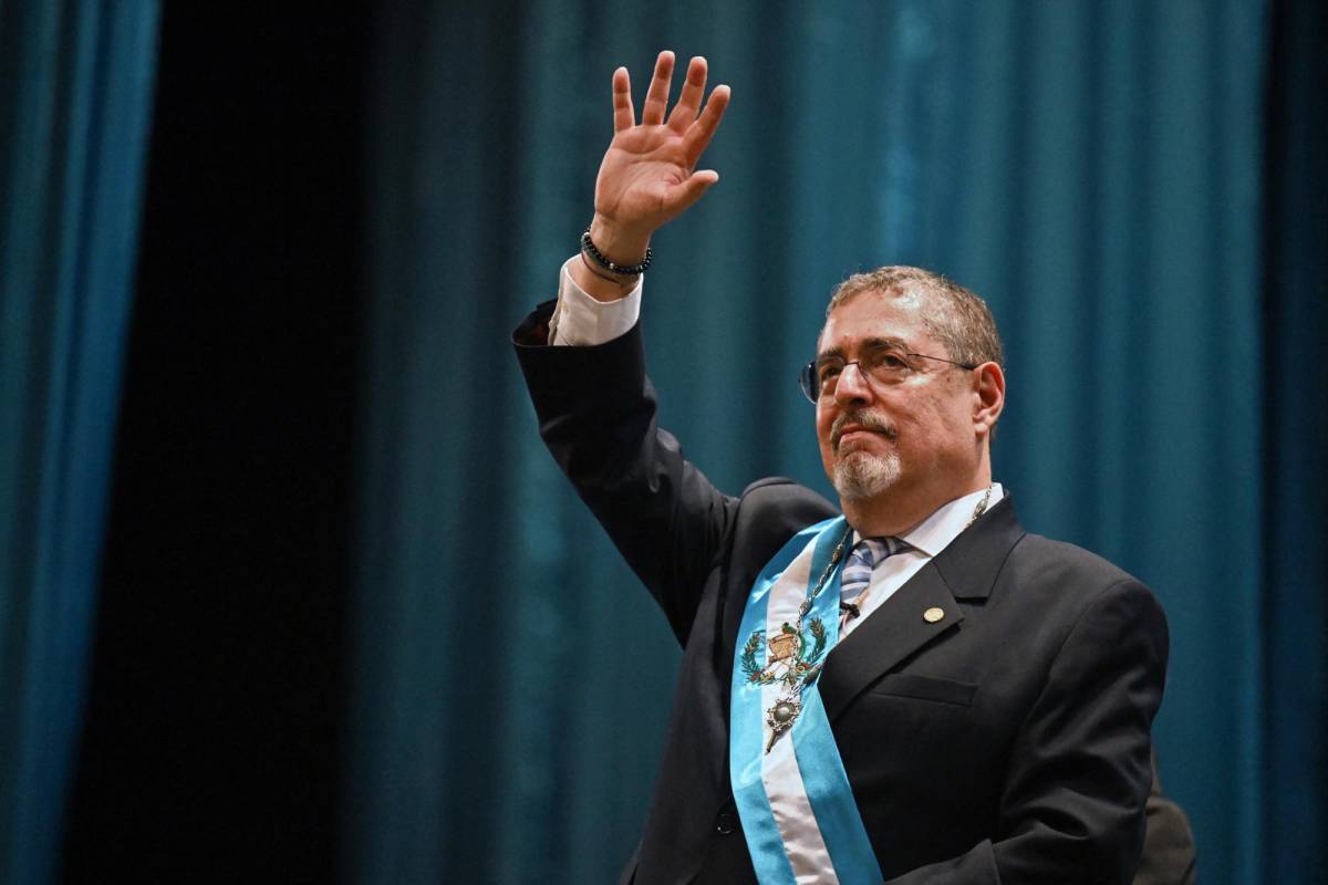 “Durmiendo con el enemigo”: Arévalo cumple 100 días como presidente de Guatemala