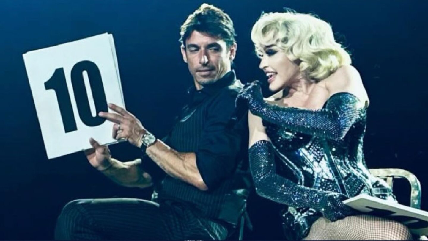 Madonna subió a Alberto Guerra al escenario durante su concierto en CDMX; así lo vivió Zuria Vega