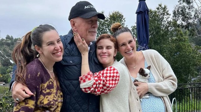 Una de las hijas de Bruce Willis compartió una desoladora FOTO del actor junto a su nieta