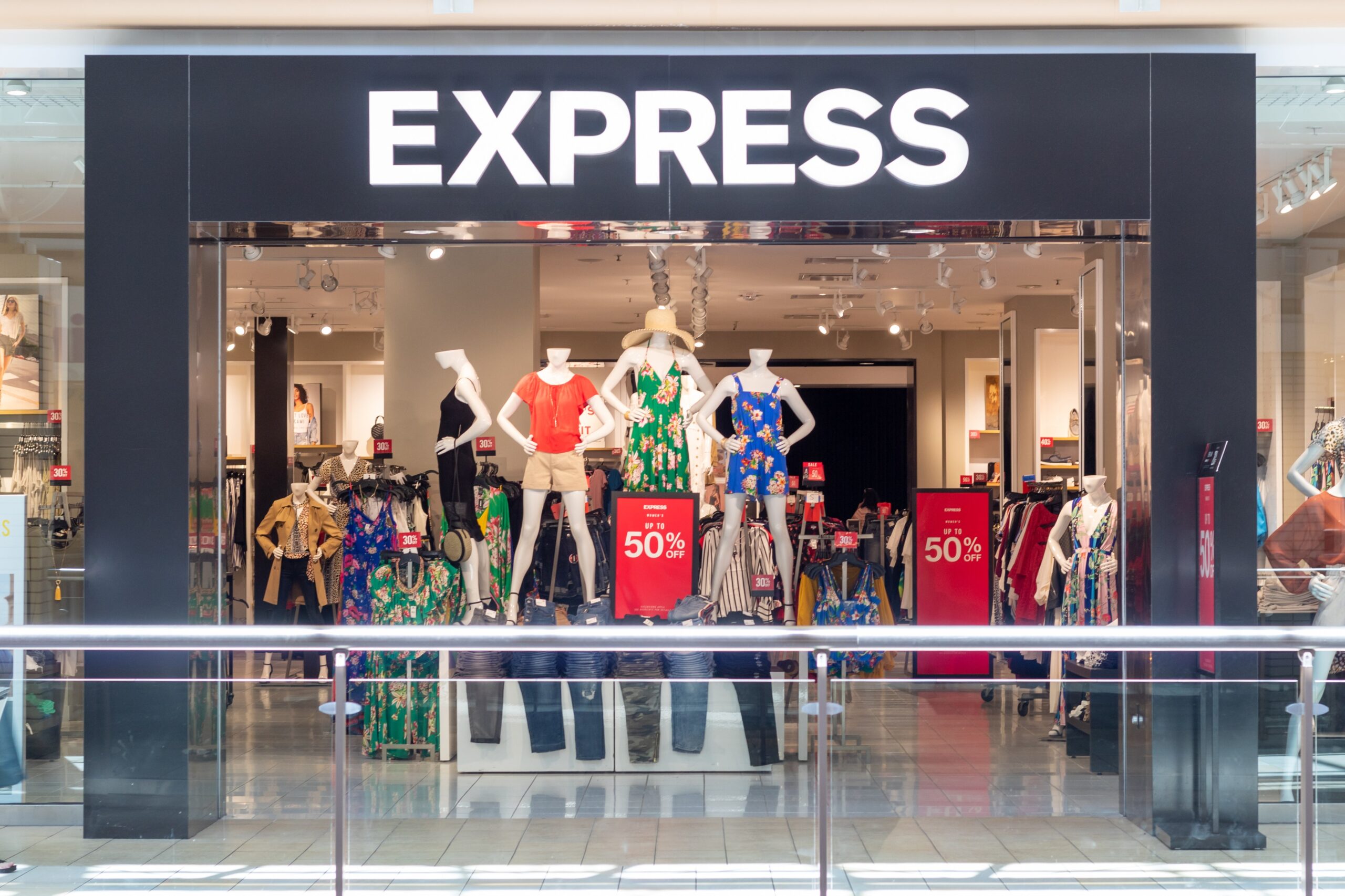 Express se declara en quiebra y planea cerrar casi 100 tiendas – El Diario NY
