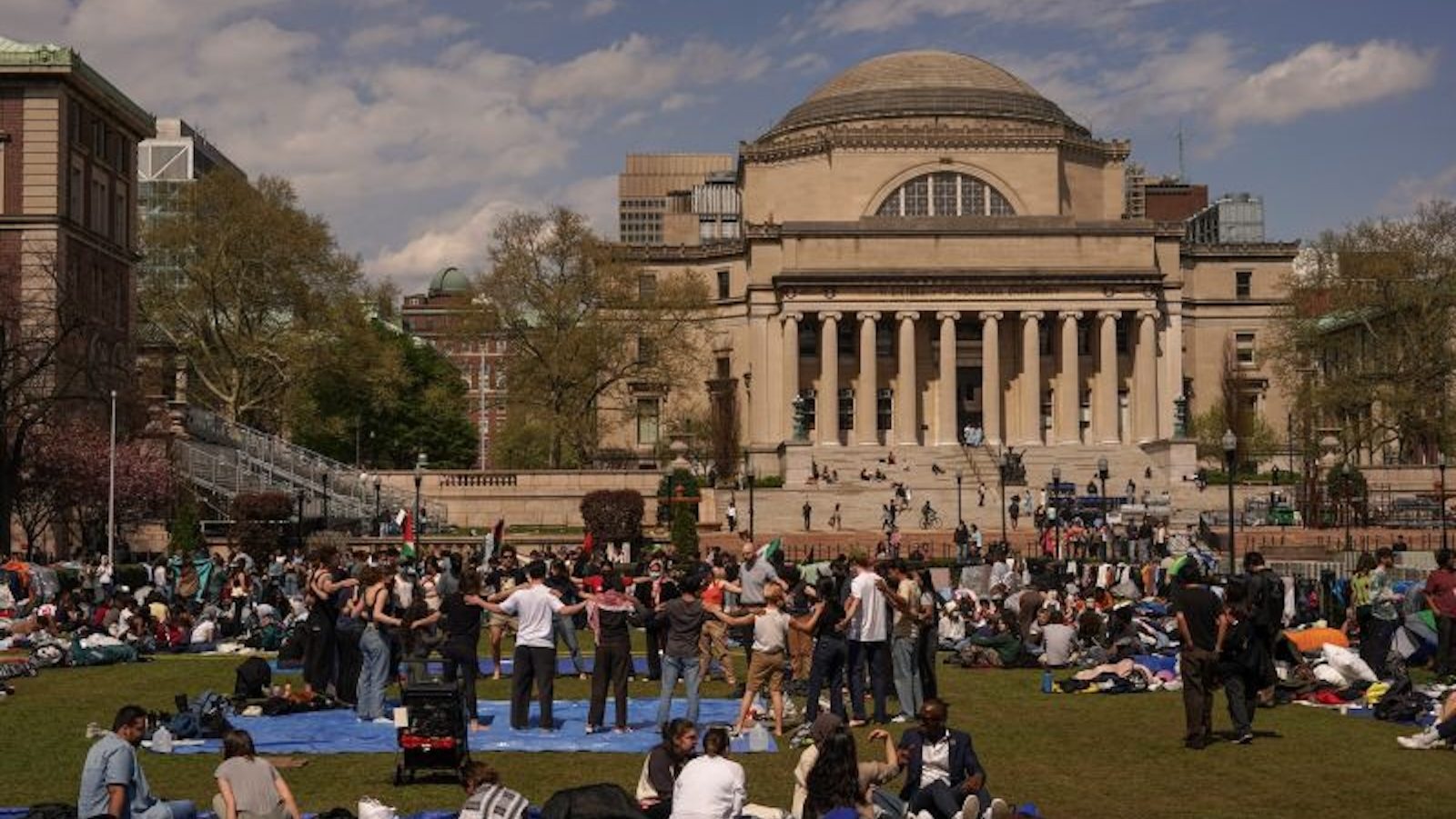 Clases del campus principal de la Universidad de Columbia serán híbridas hasta fin de semestre; estudiantes y profesores de NYU fueron detenidos durante protestas