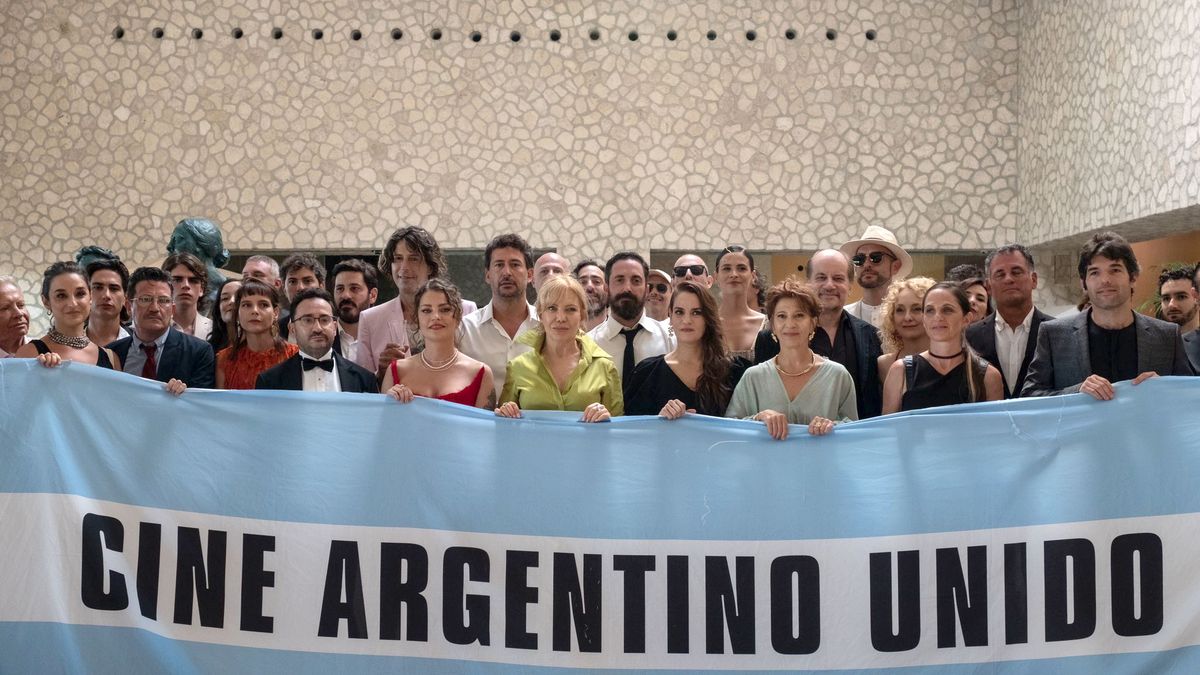 Manifestación por el cine argentino en la entrega de los premios Platino