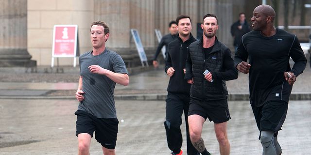 El impresionante tiempo Mark Zuckerberg en 5K tras haberse roto el ligamento cruzado hace cinco meses