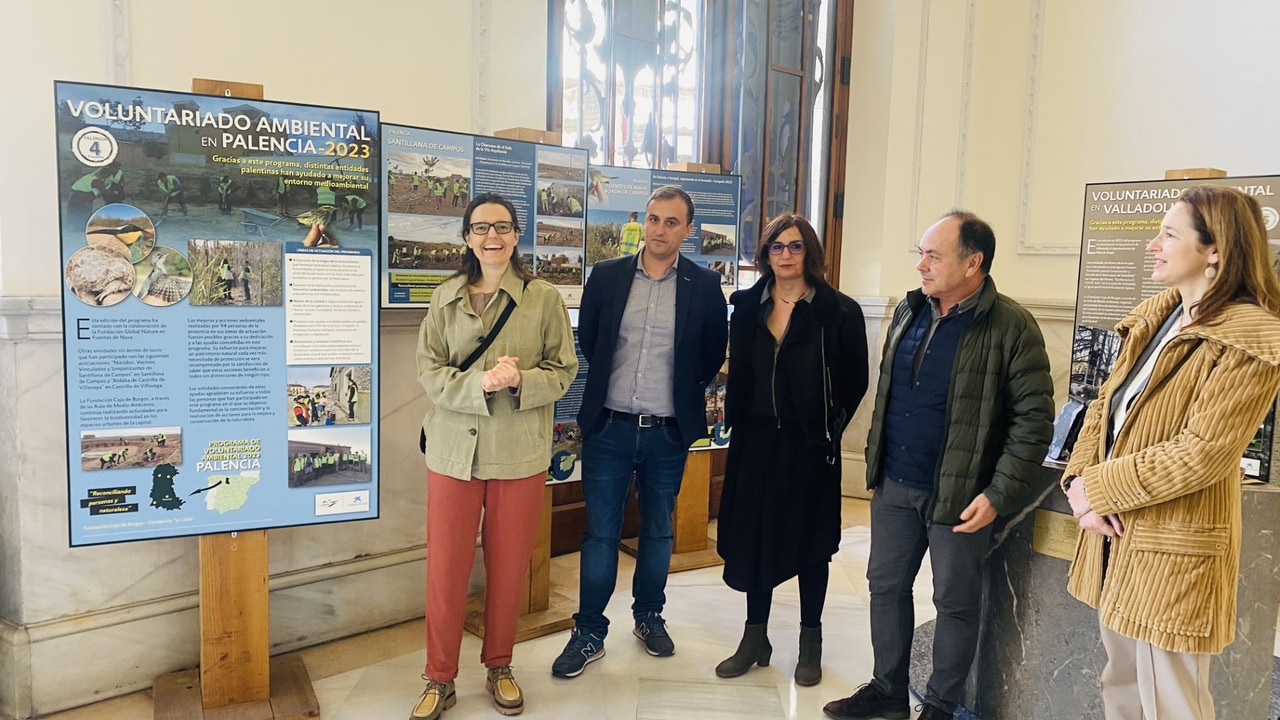 Caja de Burgos y La Caixa abren en el vestíbulo de la Diputación de Palencia una exposición con los resultados de su programa de voluntariado ambiental