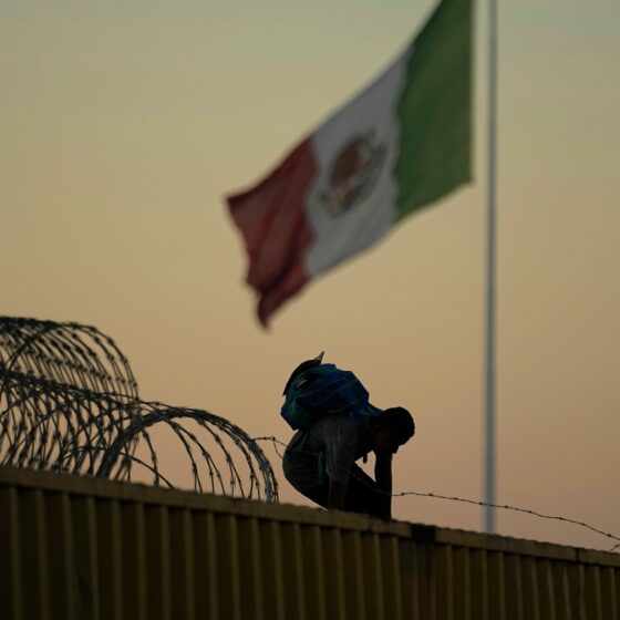 procesan-a-dos-hombres-por-trasladar-a-mas-de-200-migrantes-a-la-frontera-entre-mexico-y-estados-unidos-–-el-diario-ny