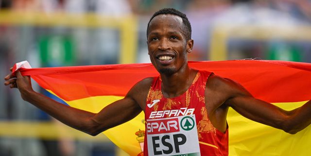 Thierry Ndikumwenayo bate el récord de España de 5K en la Road to Records de adidas, con dos récords del mundo