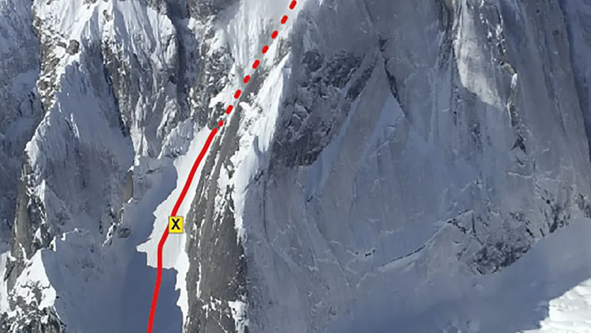 un-escalador-muere-y-otro-sobrevive-con-heridas-traumaticas-tras-una-caida-de-300-metros-desde-una-montana-en-el-parque-nacional-denali-de-alaska