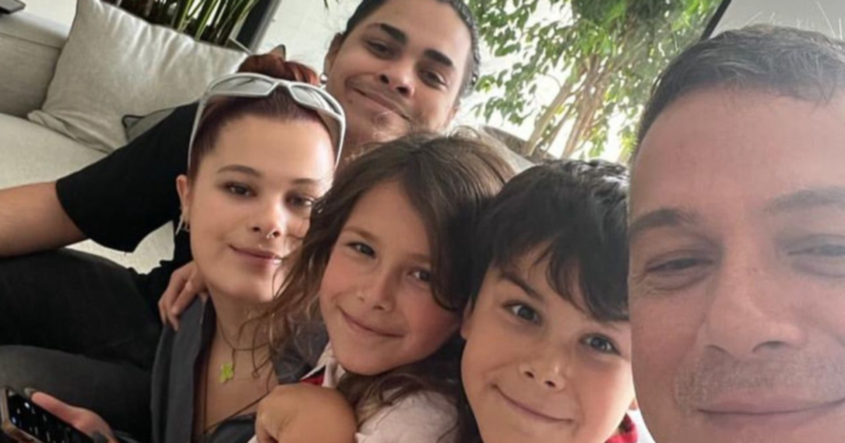 Se derriten las redes sociales: Conoce a las 4 hijos de Alejandro Sanz