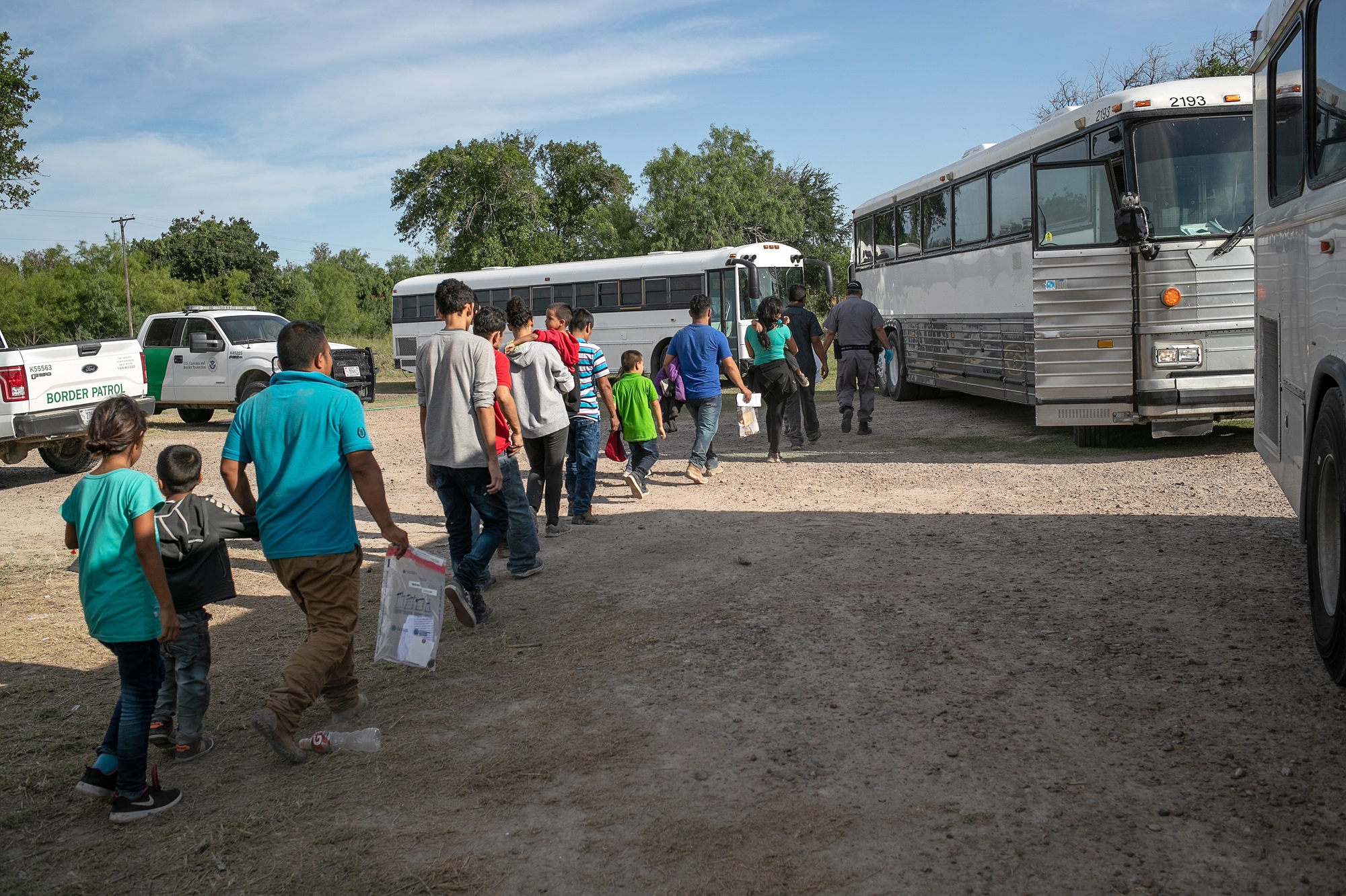 Colorado deja sin ayuda a cientos de migrantes recién llegados que solicitan asilo – El Diario NY