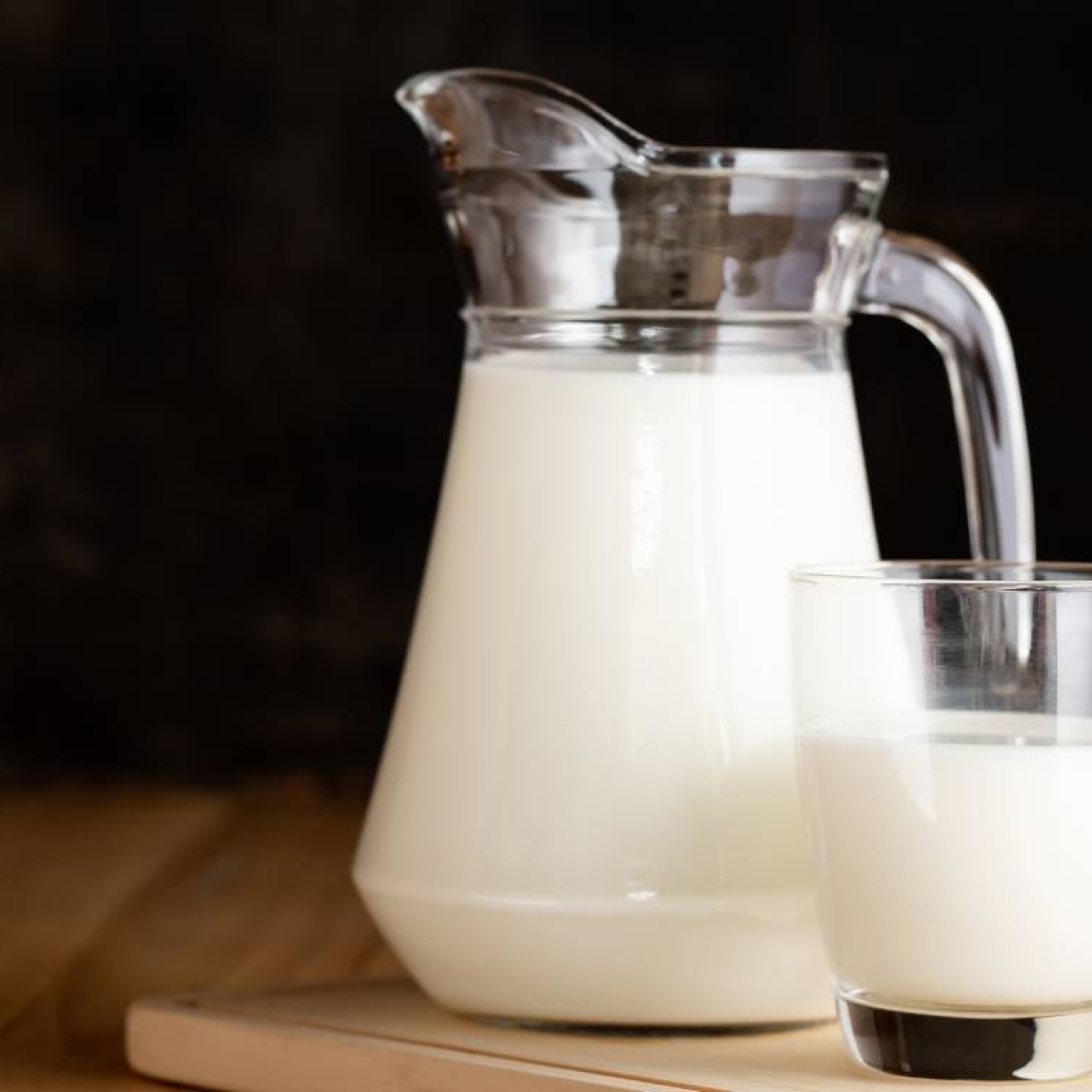 Estos son los beneficios de incorporar leche de almendras en tu dieta
