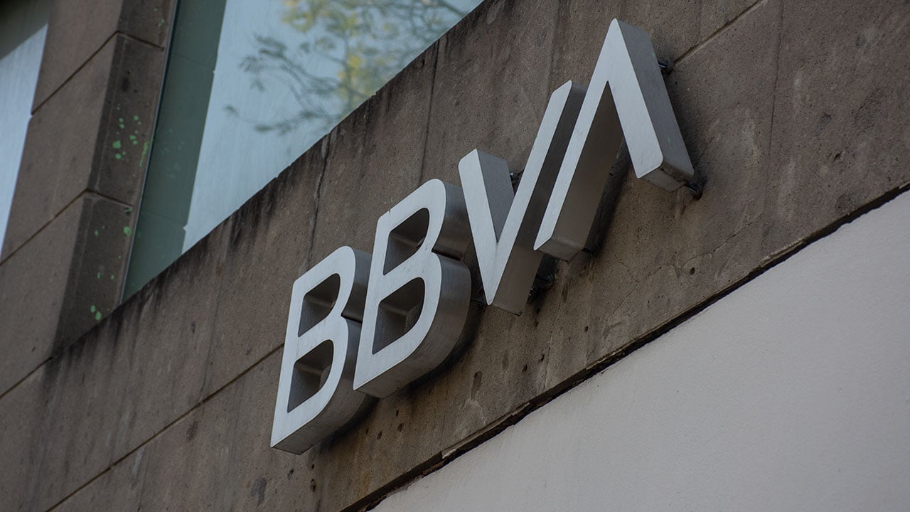 BBVA y Sabadell afirman que estudian una posible fusión