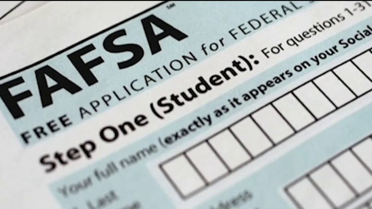 Estudiantes enfrentan fecha límite para solicitar ayuda financiera FAFSA