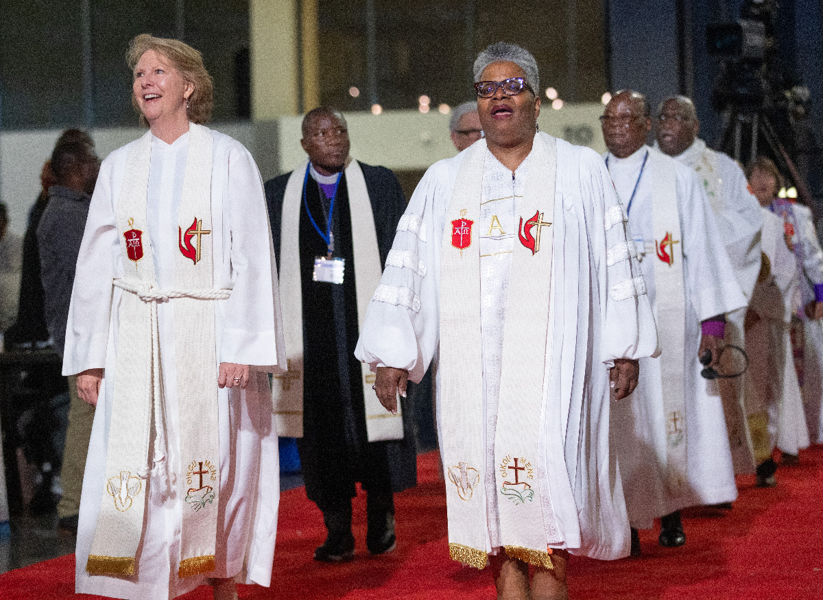 La Iglesia Metodista Global reacciona a los votos de la UMC para permitir el clero LGBT y las bodas entre personas del mismo sexo
