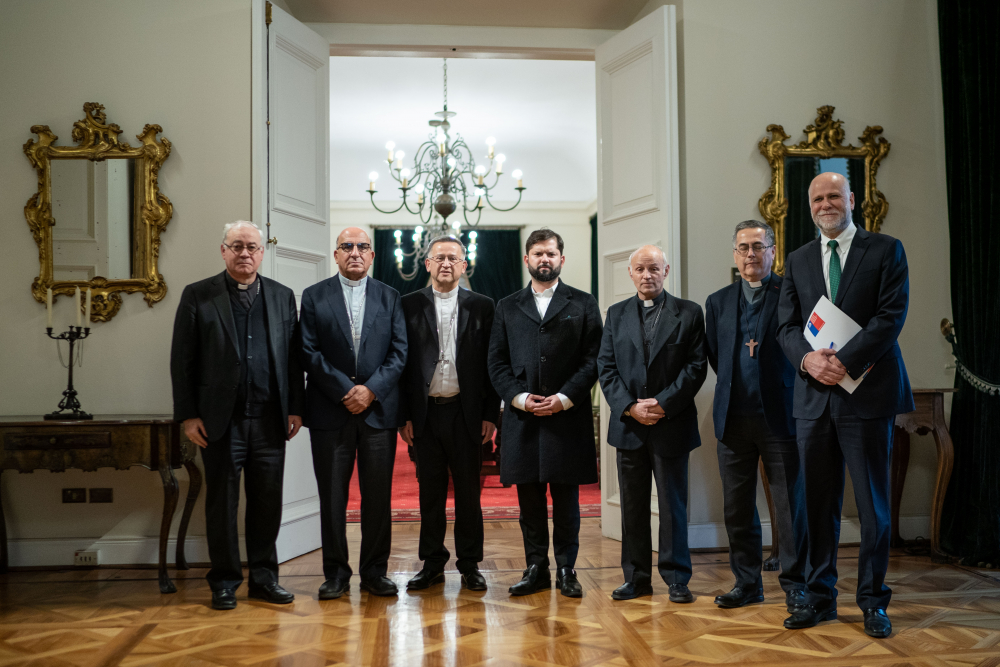 Obispos chilenos se reúnen con el presidente Gabriel Boric: carabineros, seguridad, migrantes y colaboración mutua – ADN Celam