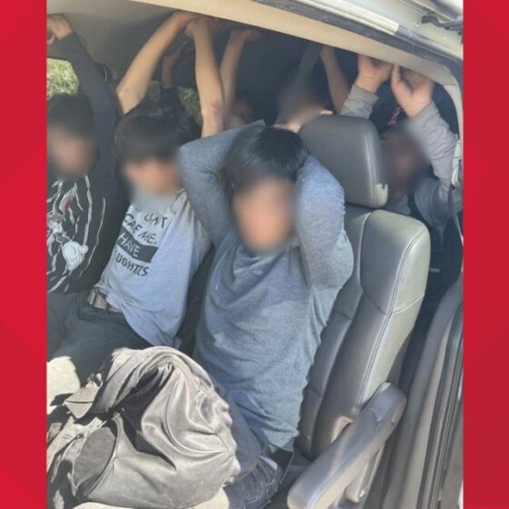 arrestan-a-un-adolescente-tratando-de-contrabandear-a-7-migrantes-a-traves-de-arizona
