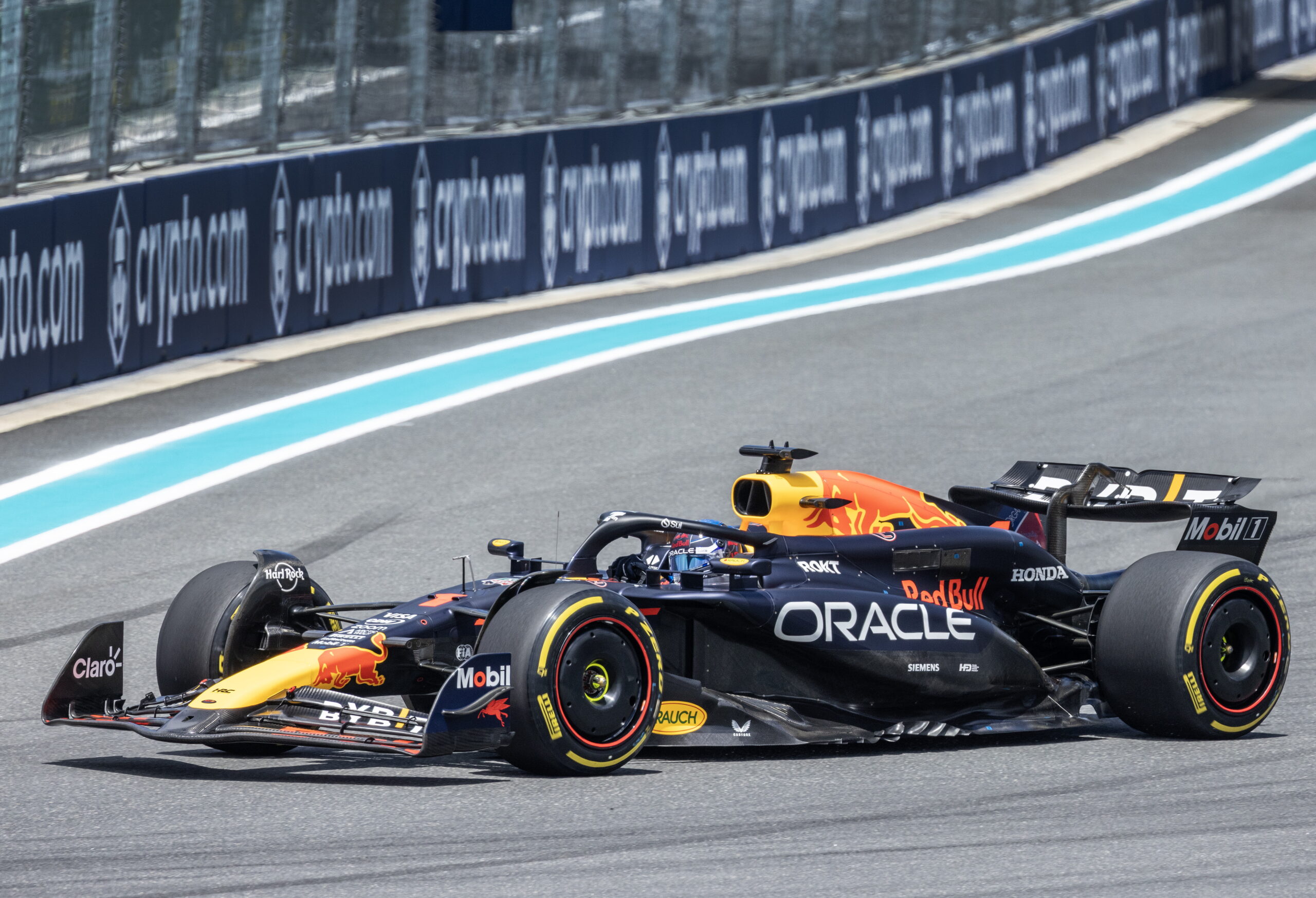 Verstappen sigue sin rival y firma su sexta ‘pole position’
