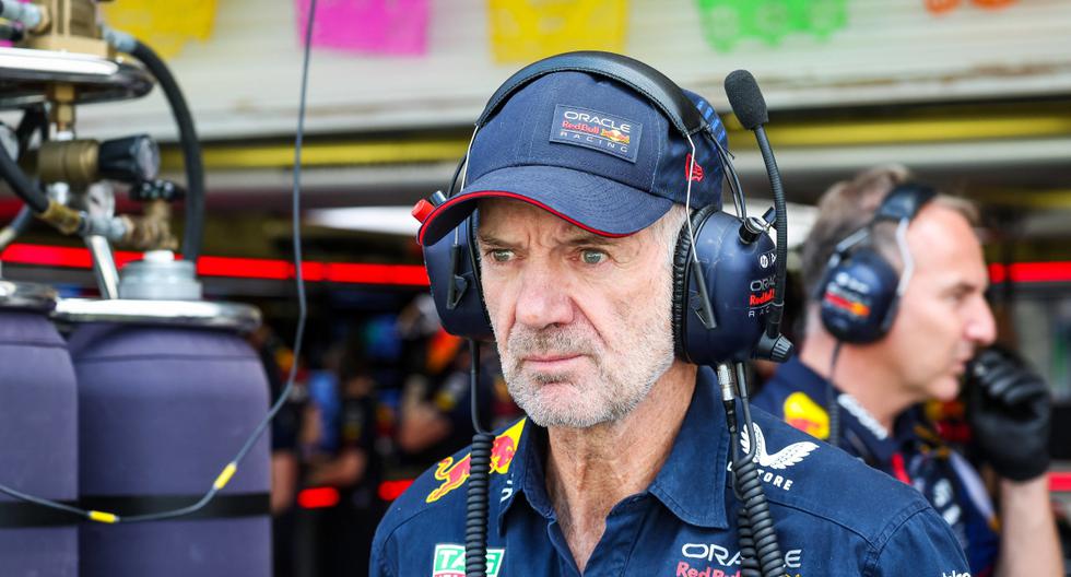 “Newey quiere paz y Red Bull no deja de ser un rodeo de embistes”: La salida del ingeniero de F1 más laureado de los últimos años y cuántos millones cobraría si se va a Ferrari
