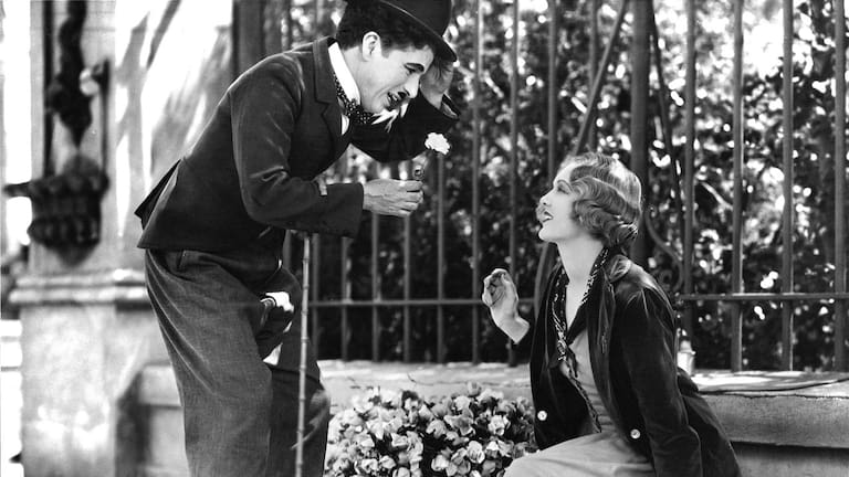 Luces de la ciudad: el carácter irascible de Chaplin, el actor despedido, la florista rebelde y la escena que se repitió 342 veces
