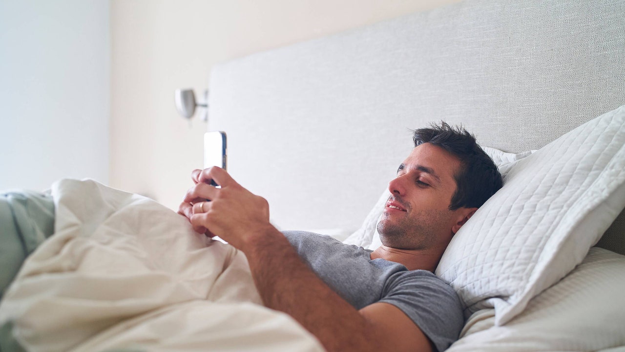 Bed rotting: ¿en qué consiste esta práctica de bienestar que te hace quedarte en la cama?