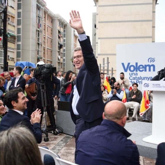 feijoo-asume-el-discurso-de-vox-en-cataluna:-“pido-el-voto-a-los-que-no-admiten-que-la-inmigracion-ilegal-ocupe-nuestros-domicilios”