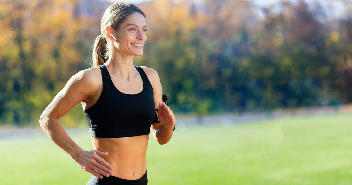 Ni caminar ni correr: estos dos ejercicios son los que más adelgazan a los 50 años