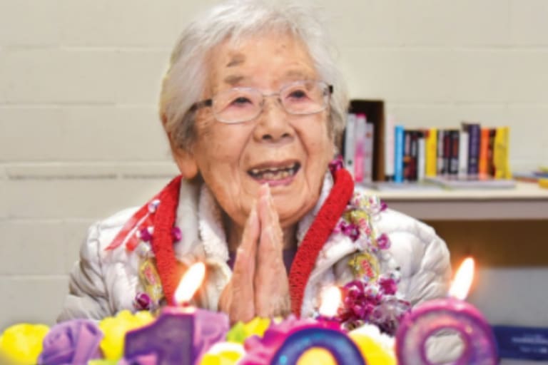 Tiene 110 años, es la mujer de origen japonés más longeva de EE.UU. y revela el alimento que no falta en su dieta