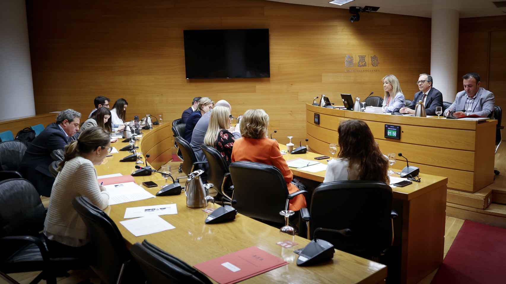 El PP tumba en las Cortes Valencianas la propuesta de Vox para “expulsar a los inmigrantes ilegales”