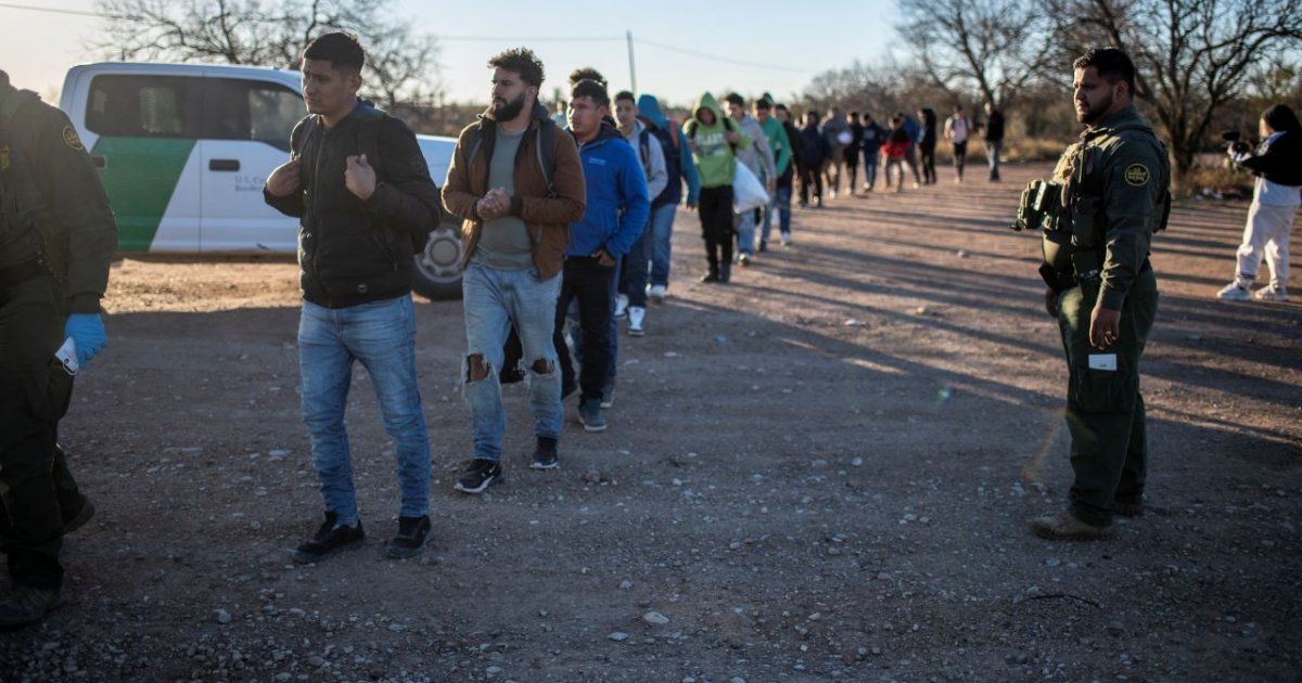 EEUU propone acelerar negación de asilo y deportaciones a inmigrantes en la frontera