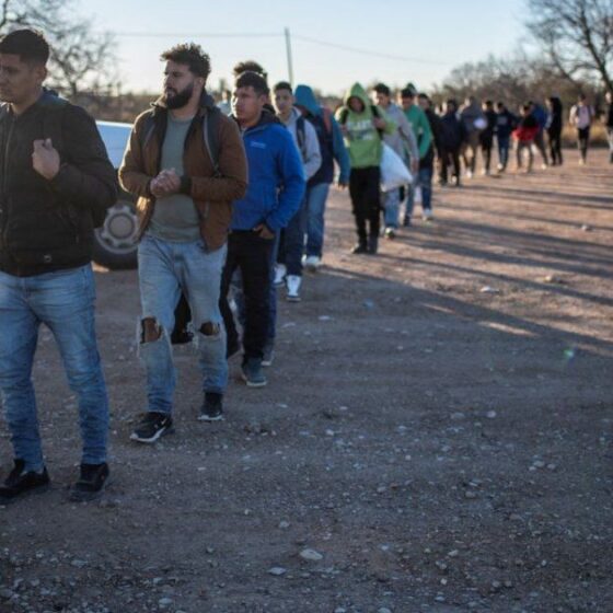 eeuu-acelera-proceso-de-negacion-de-asilo-y-deportaciones-a-inmigrantes-en-la-frontera