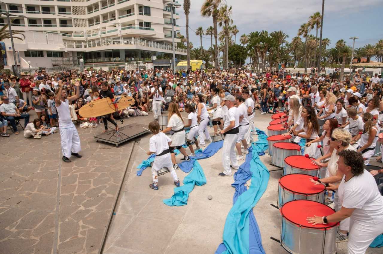 El festival ‘Mueca’ alcanza su día grande con 45 propuestas escénicas, solidarias y participativas programadas para hoy sábado