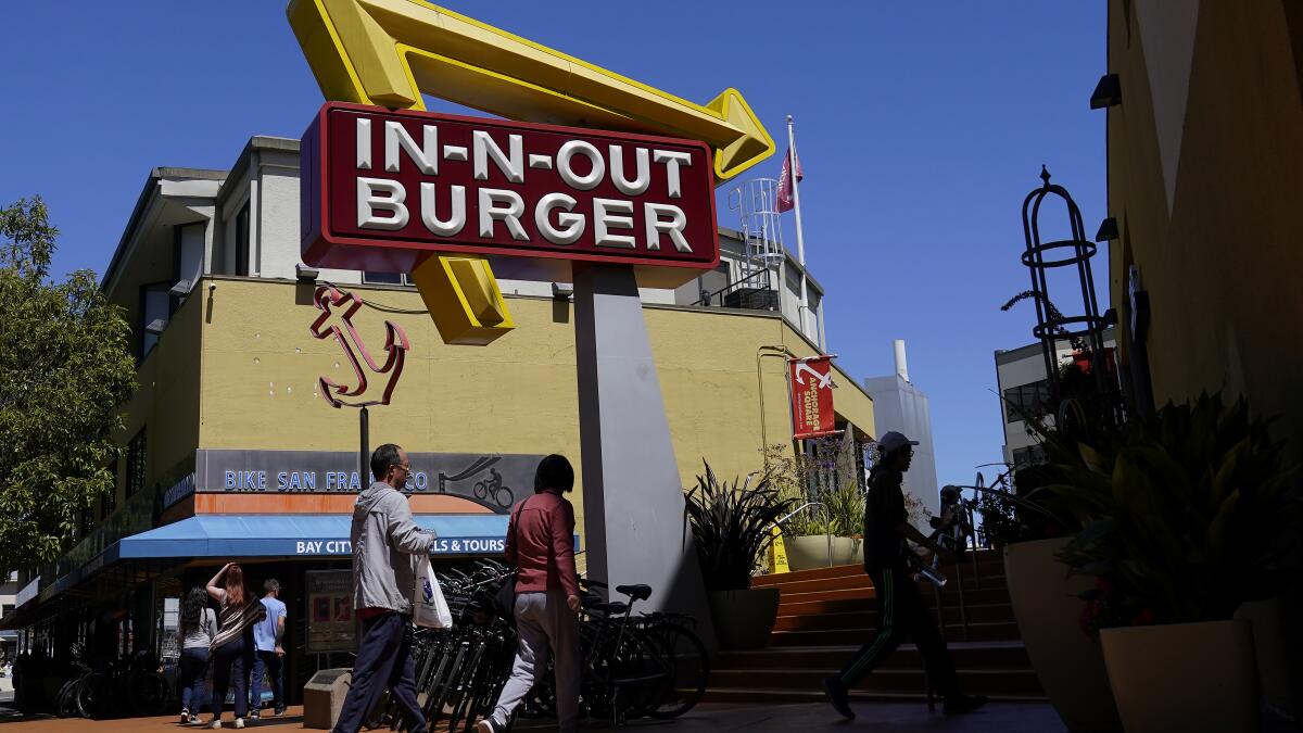 Los precios de la comida rápida en California aumentaron un 7% antes del nuevo salario de 20 dólares, el incremento número uno en EE.UU.